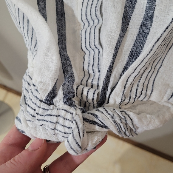 Core life linen stripe shirt twist front shirt - Picture 3 of 10